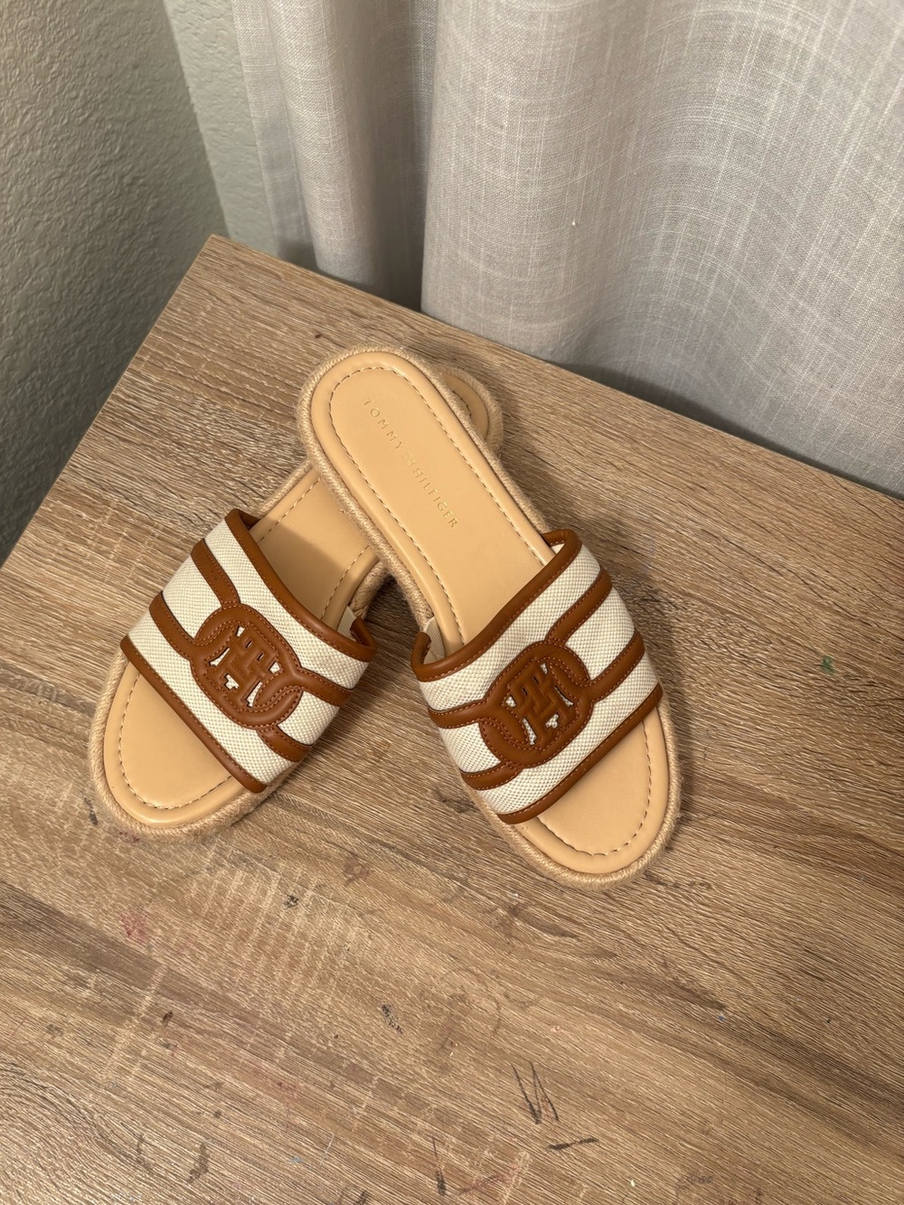 Tommy Hilfiger Cream and Tan Sandals with Logo Accent